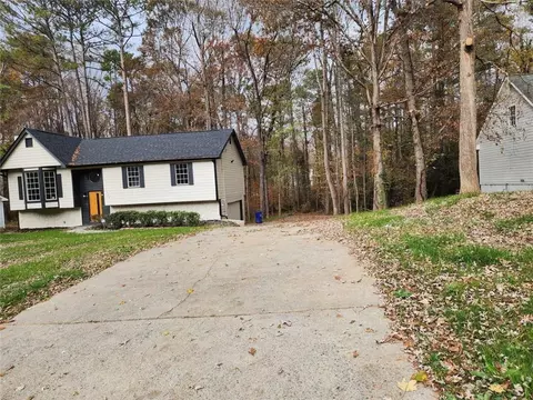 909 Timbervale Ln, Lithonia, GA 30058