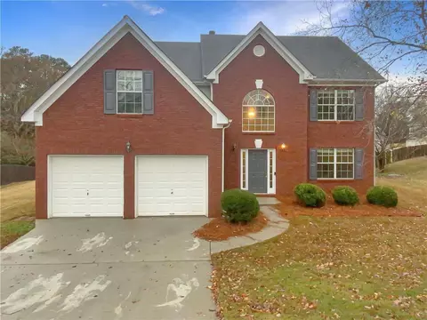 560 Howell Dr, Locust Grove, GA 30248