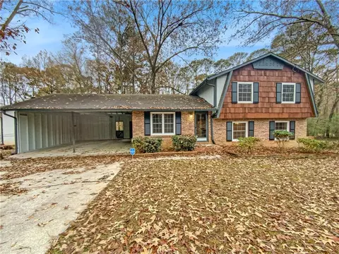 575 Stonehedge Dr, Stone Mountain, GA 30087