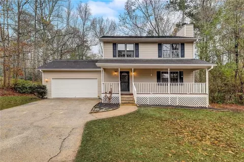 1997 Kelvin Dr, Lawrenceville, GA 30043