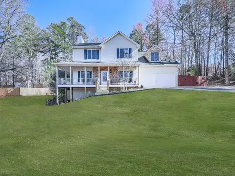 33 Centerport Dr, White, GA 30184