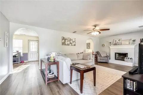 2318 Lakeside Dr, Monroe, GA 30655 photo 4