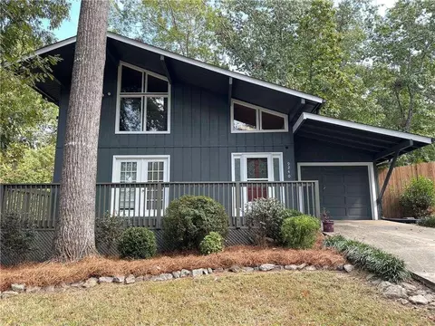 9240 Nova Dr, Gainesville, GA 30506