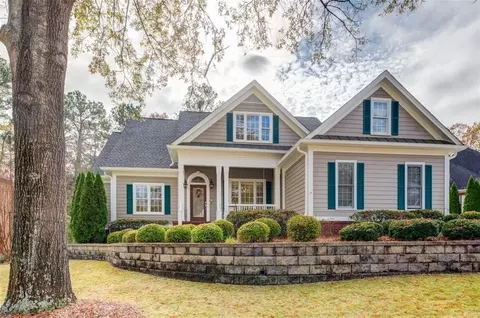 8268 Fairway Dr, Covington, GA 30014
