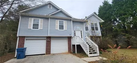 307 Crosswalk Dr, Auburn, GA 30011