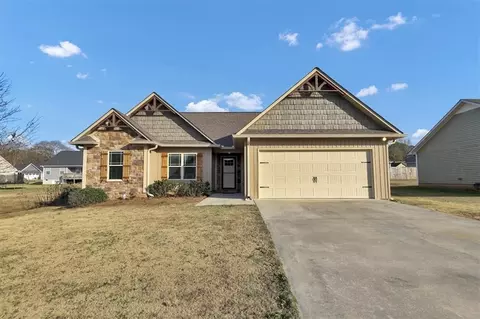 204 Village Way SW, Calhoun, GA 30701