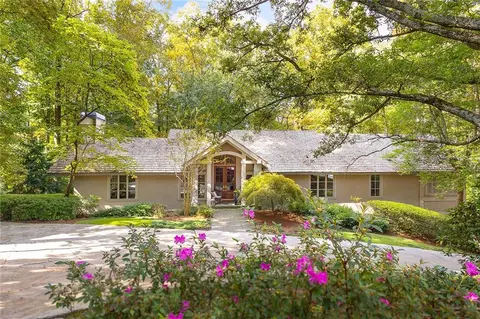 670 River Chase Rdg, Sandy Springs, GA 30328