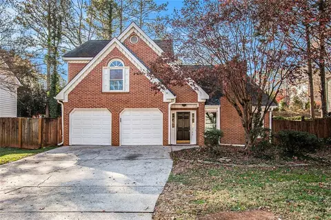 729 Helga Dr NE, Woodstock, GA 30188
