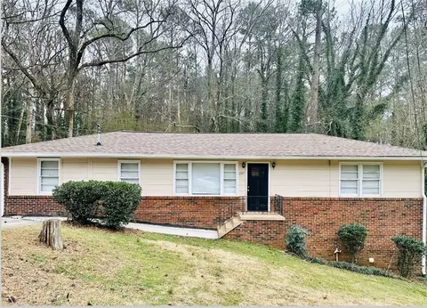 2245 Pinewood Dr, Decatur, GA 30032