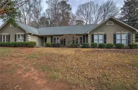369 Baskin Dr SW, Marietta, GA 30064