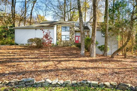 66 Skyland Dr, Roswell, GA 30075