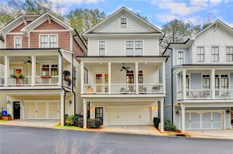 826 Grove Bnd, Decatur, GA 30030