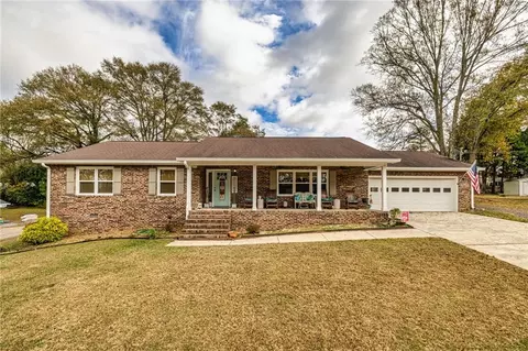 106 W Allison Cir W, Carrollton, GA 30117