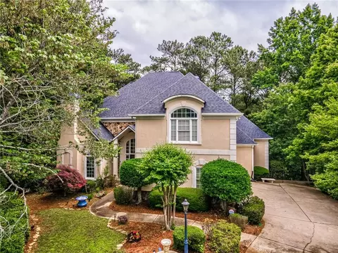 8840 Torrington Dr, Roswell, GA 30076