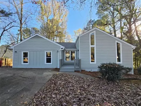 6741 Oakland Dr, Douglasville, GA 30135