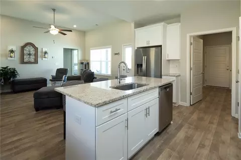 112 White Oak Trl, Commerce, GA 30529 photo 3