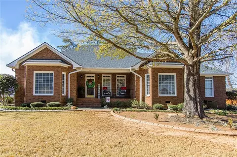 25 Club View Dr SE, Rome, GA 30161