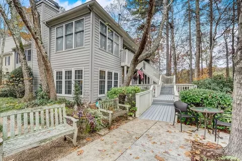 201 Bainbridge Dr, Sandy Springs, GA 30327