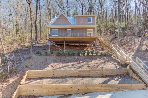 947 King Mountain Dr, Clayton, GA 30525