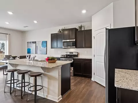 8286 Castleton Dr, Fairburn, GA 30213 photo 6