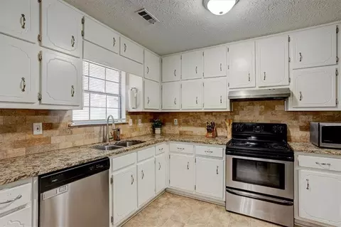 7031 Winter Woods Ct, Morrow, GA 30260 photo 9