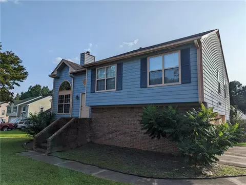 5617 Hunters Crossing Ct, Lithonia, GA 30038