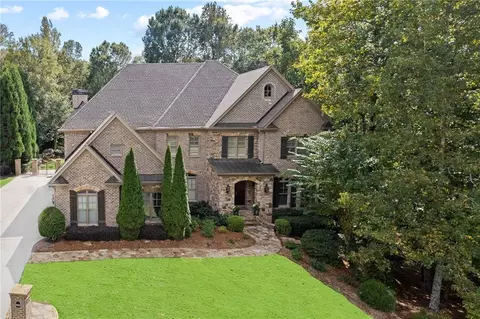 5090 Riverside Park Dr, Roswell, GA 30076
