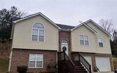 3215 Rauschenberg Rd, Dalton, GA 30721
