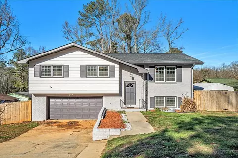 2662 Lowell Dr, Morrow, GA 30260