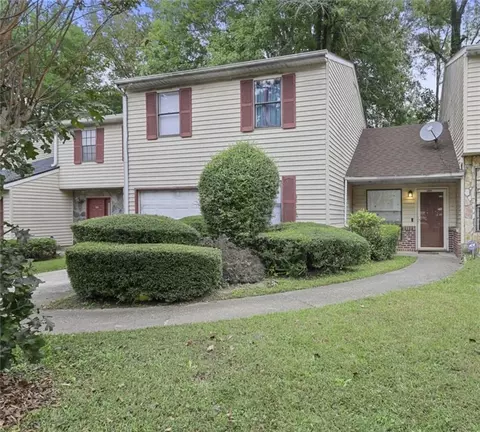 1006 Pine Tree Trl, Atlanta, GA 30349