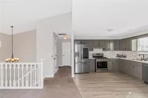 76 Hampton Oaks Dr, Hampton, GA 30228 photo 8