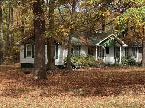 1638 Burks Dr, Morrow, GA 30260