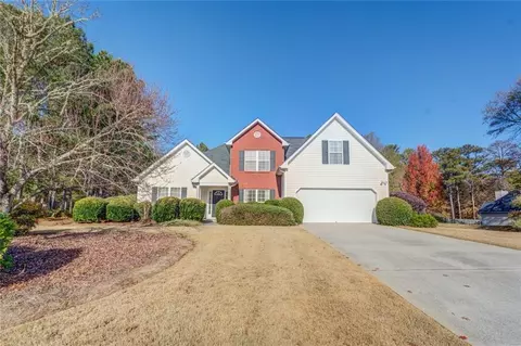 820 Winding Grove Ln, Loganville, GA 30052