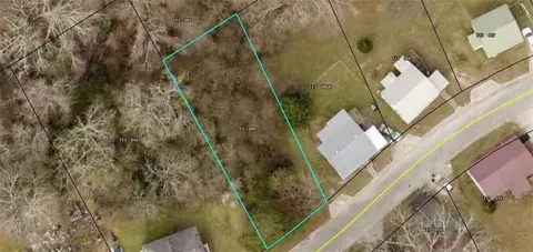 84 Persimmon St, Toccoa, GA 30577