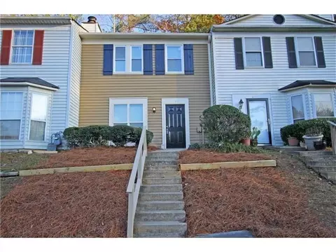 1056 Huntington Trce SE, Smyrna, GA 30082