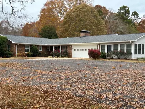 3928 Price Rd, Gainesville, GA 30506