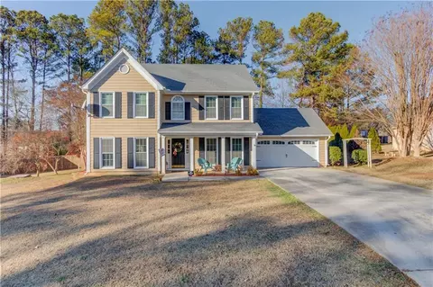 2352 Condor Dr, Lawrenceville, GA 30044