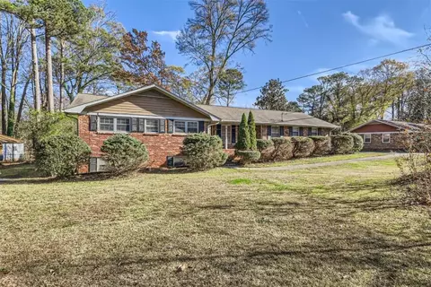 6126 Navaho Trl, Morrow, GA 30260