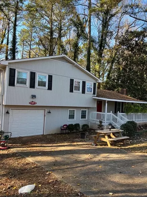 353 Old Rosser Rd, Stone Mountain, GA 30087