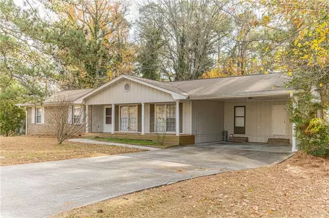 2082 Windsor Ln, Snellville, GA 30078