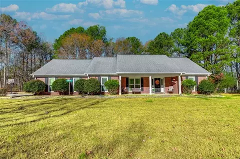 3119 Meadow Trl, Loganville, GA 30052