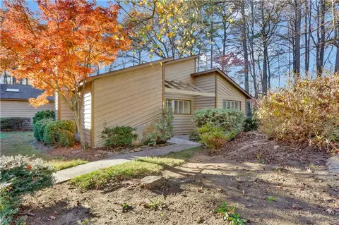 820 Bonnie Glen Dr SE, Marietta, GA 30067