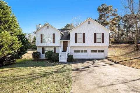 3651 Landing Ct, Douglasville, GA 30135