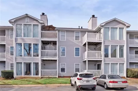 902 Augusta Dr SE, Marietta, GA 30067