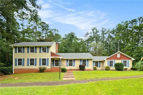 4995 Greentree Trl, Atlanta, GA 30349