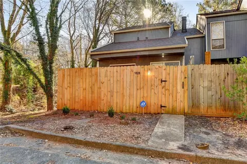1028 Mariners Ct, Stone Mountain, GA 30083