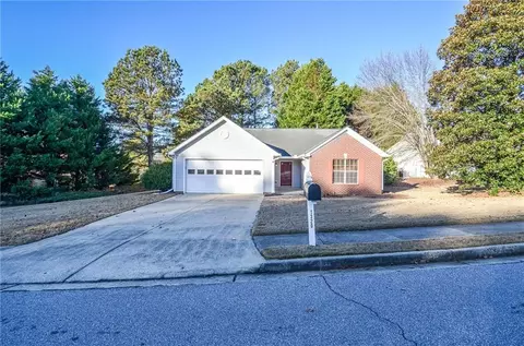 1320 Wilkes Crest Dr, Dacula, GA 30019