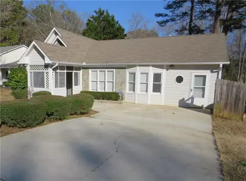 5673 La Fleur Trl, Lithonia, GA 30038