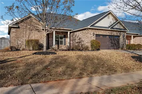123 Alexis Way, Byron, GA 31008
