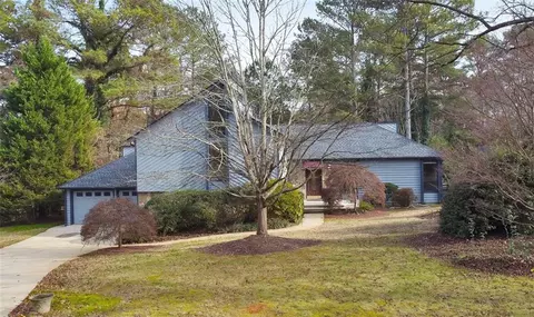 3390 Northumberland Pl, Roswell, GA 30075